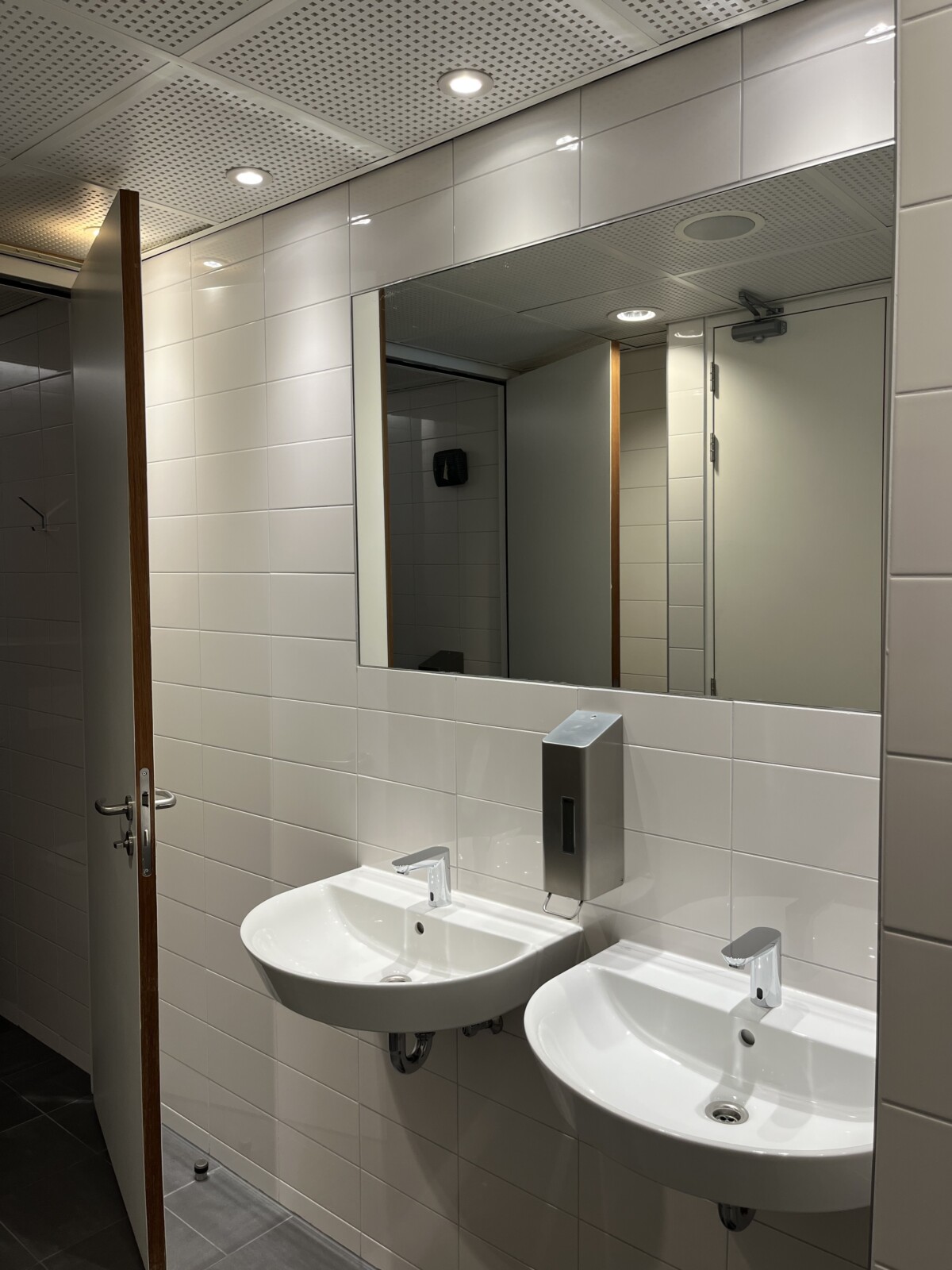 P Den Haag Prinses Beatrixlaan 582 toiletgroepen 2