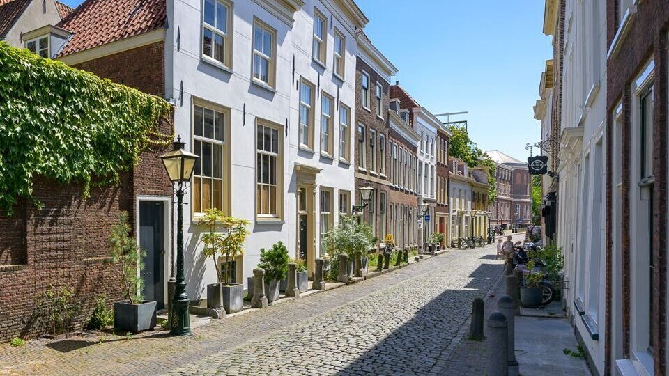 P Leiden Nieuwsteeg 2 monumentale woning 14