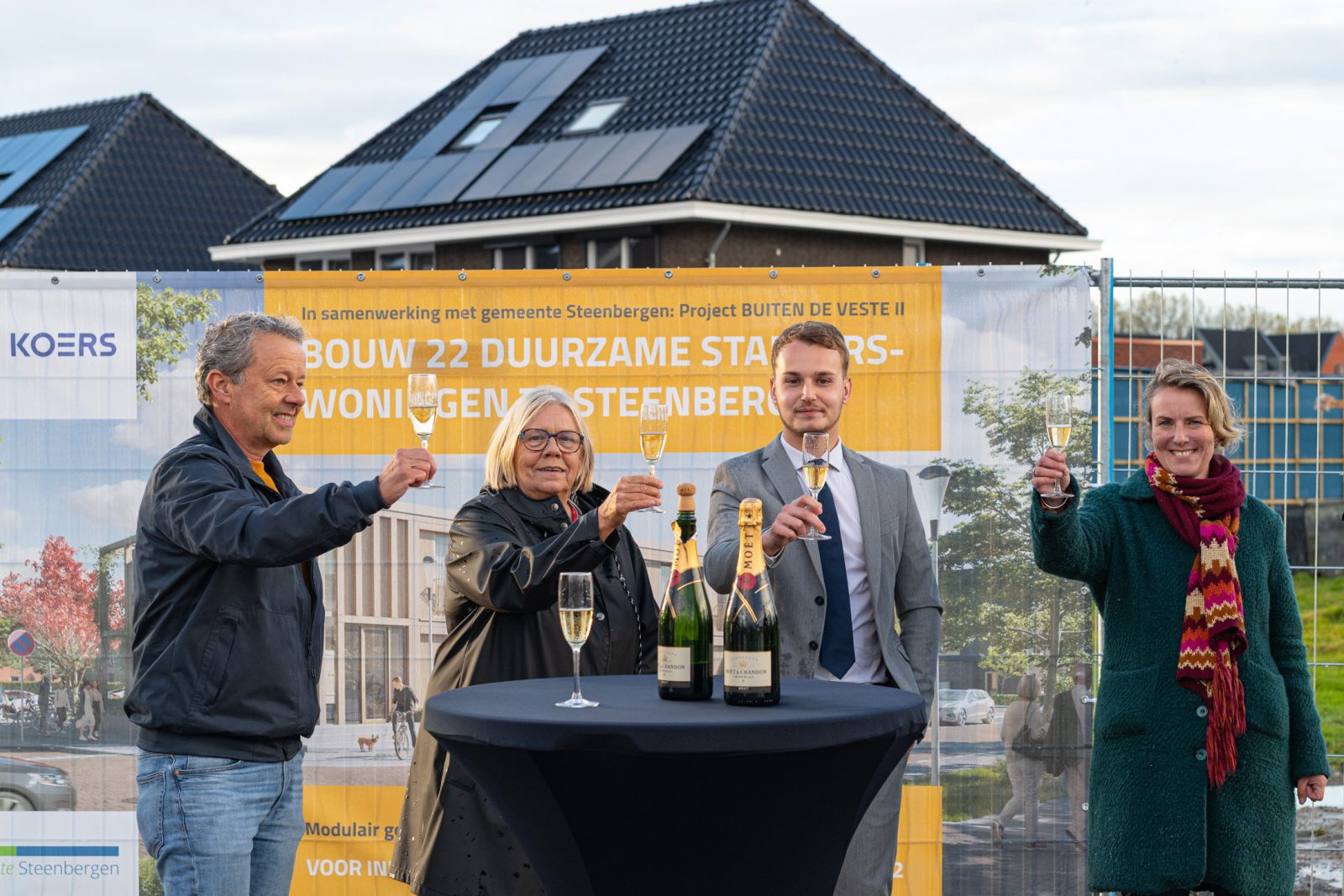 Kees Kerstens, Wethouder Baartmans, Arjan van de Watering en Harmke van der Meer.